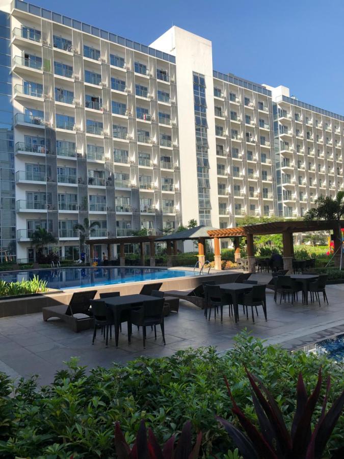 Robles' Unit At 81 Newport Boulevard Manila Luaran gambar